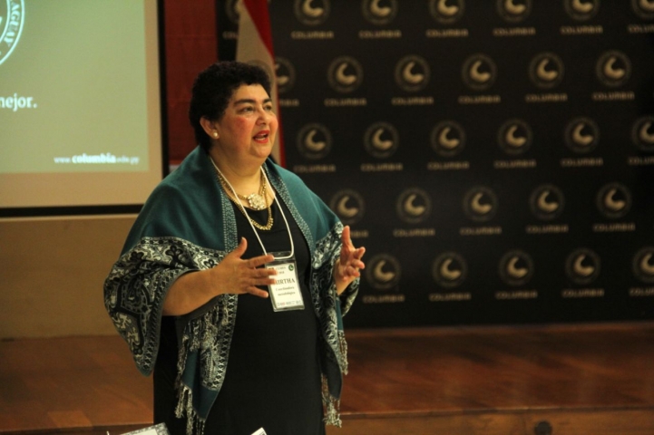 Docente de Columbia recategorizada por la CONACYT